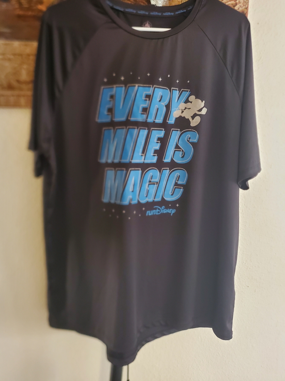 runDisney Every Mile Is Magic Performance Tee L Mickey